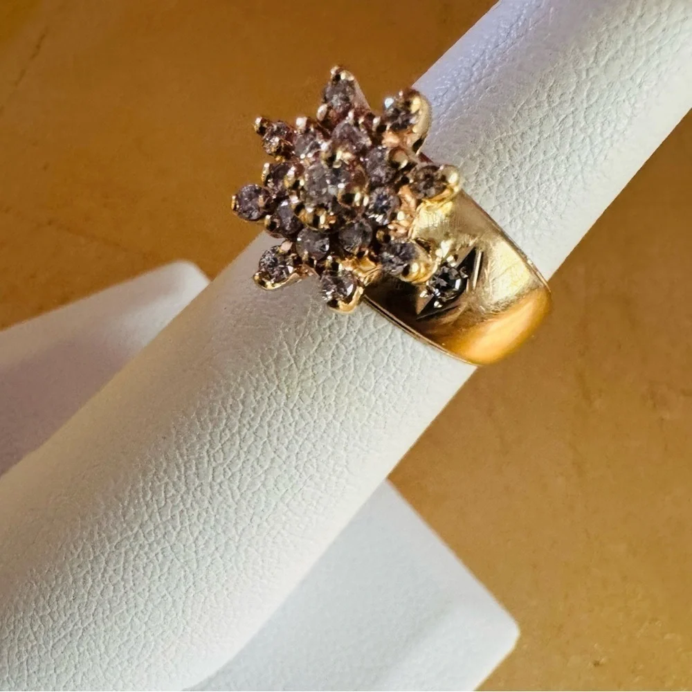 14K Yellow Gold and Diamond Vintage Floral Cluster Ring Wide Band size 5.75
